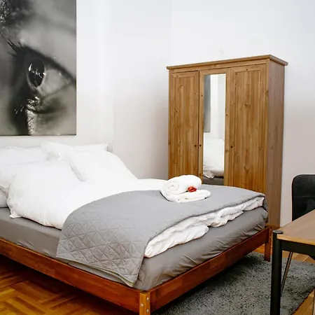 Heart Of The City, Entire Very Big Appartement
