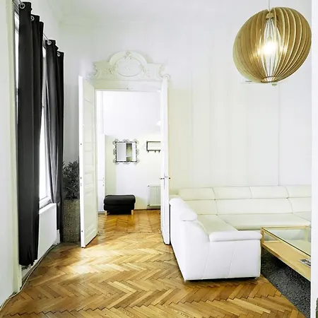 Apartment Heart Of The City, Entire Very Big *