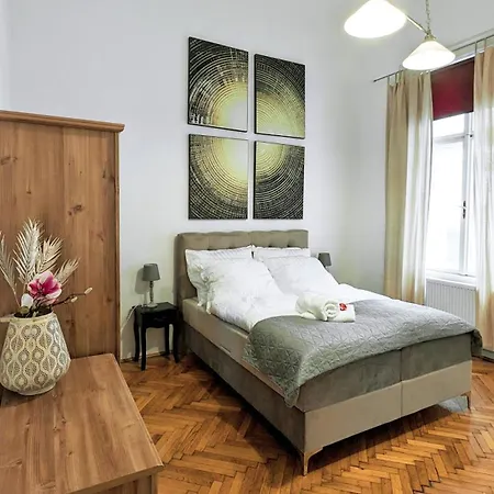 Heart Of The City, Entire Very Big Apartment *