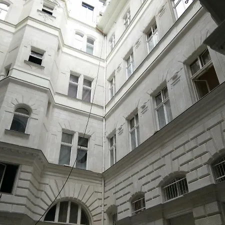 Apartment Heart Of The City, Entire Very Big *